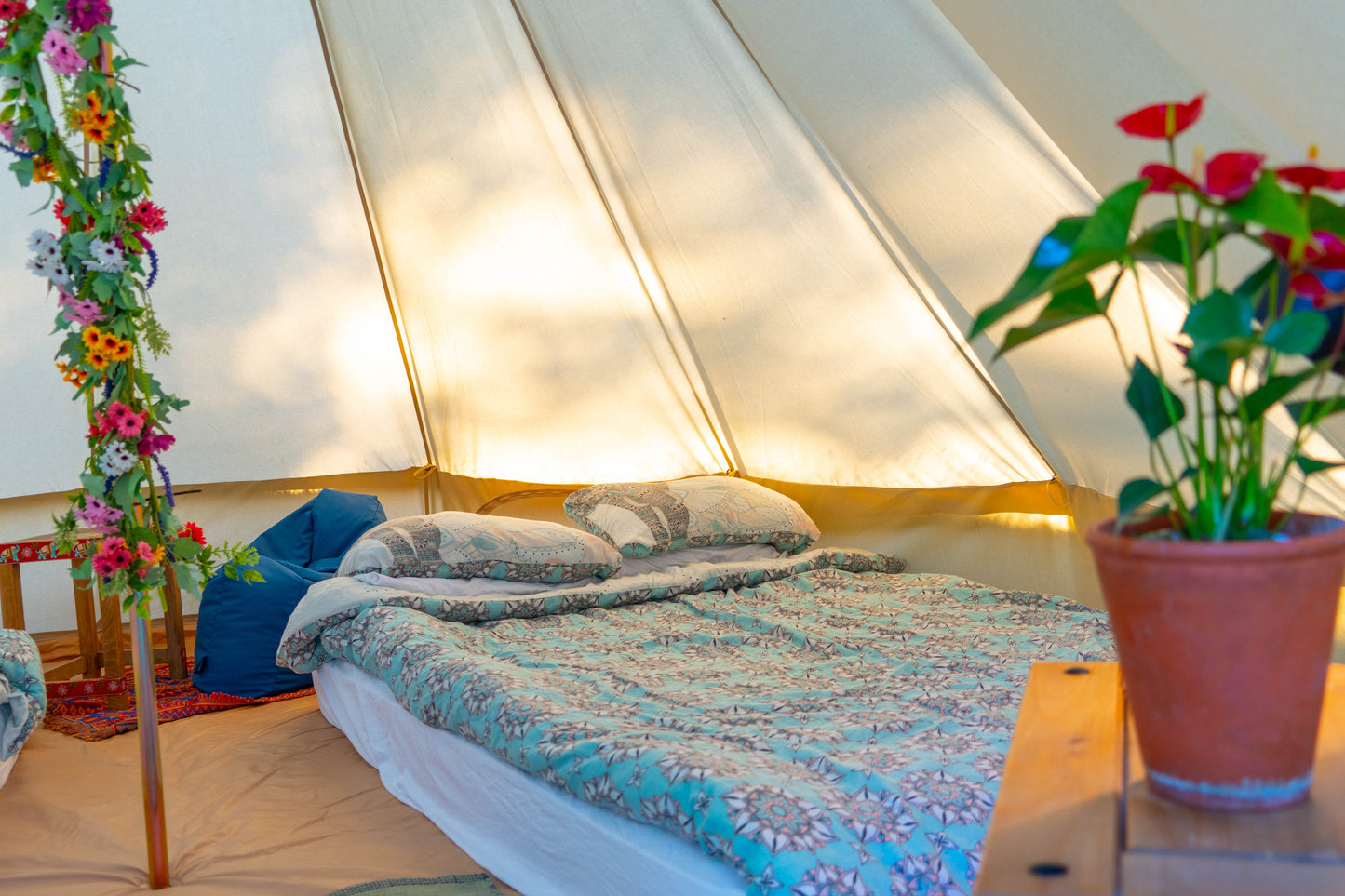 Book Hideaway Retreat Site