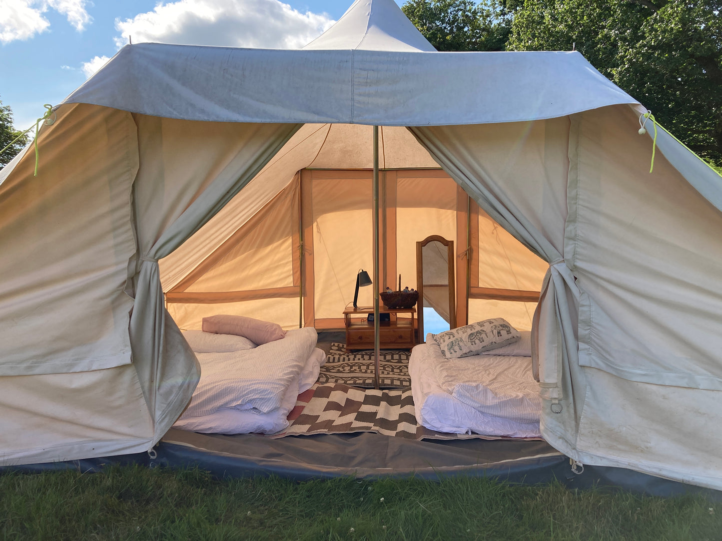 Book Hideaway Retreat Site