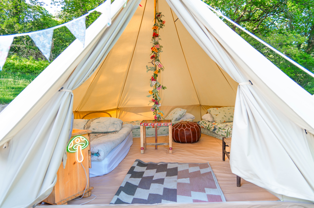 Book Hideaway Retreat Site